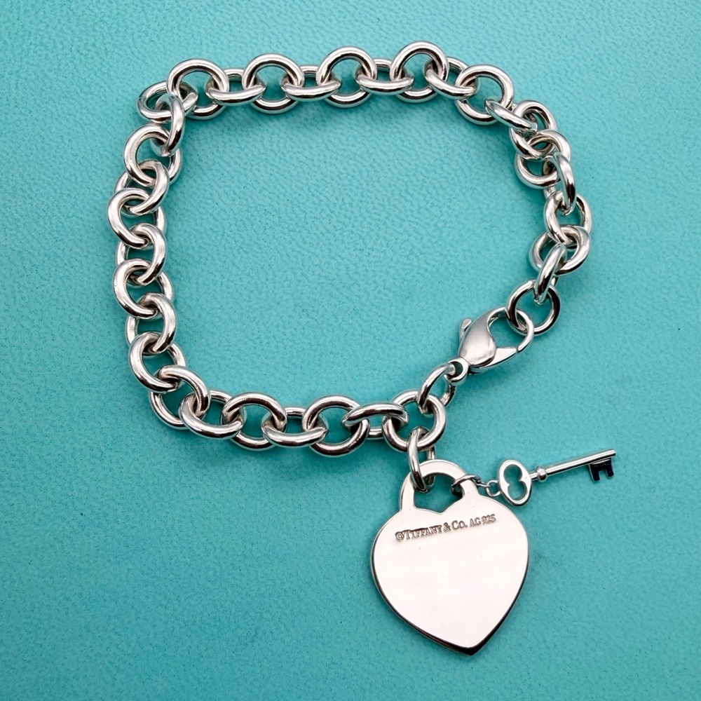 Tiffany & Co 7.75” medium heart mom charm with key charm bracelet - Picture 8 of 11